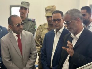 ادى والي تيرس زمور السيد الطيب محمد محمود زيارة للمعهد العالي لمهن المعادن بمدينة ازويرات حيث تجول السيد الوالي في مختلف أجنحة المعهد وقدمت له شروح مفصلة عن عمله وكيفية استقبال الطلاب ومراحل الدراسة في المعهد.  رافق السيد الوالي في هذه الزيارة المستشار المكلف بالشؤون الاقتصادية والتنمية المحلية، السيد محمد المصطفى ولد محمد الأمين، وحاكم مقاطعة ازويرات، السيد محمد محمود ولد سيدي اعلي، وعمدة بلديتها المساعد، السيد السالك ولد اعل تم، والسلطات الأمنية في